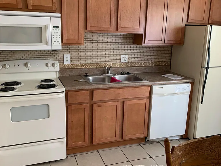 306 Meadow Dr #2 — Photo 1