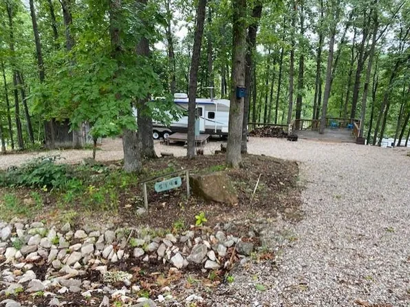 5148 View Dr, Perryville, MO 63775