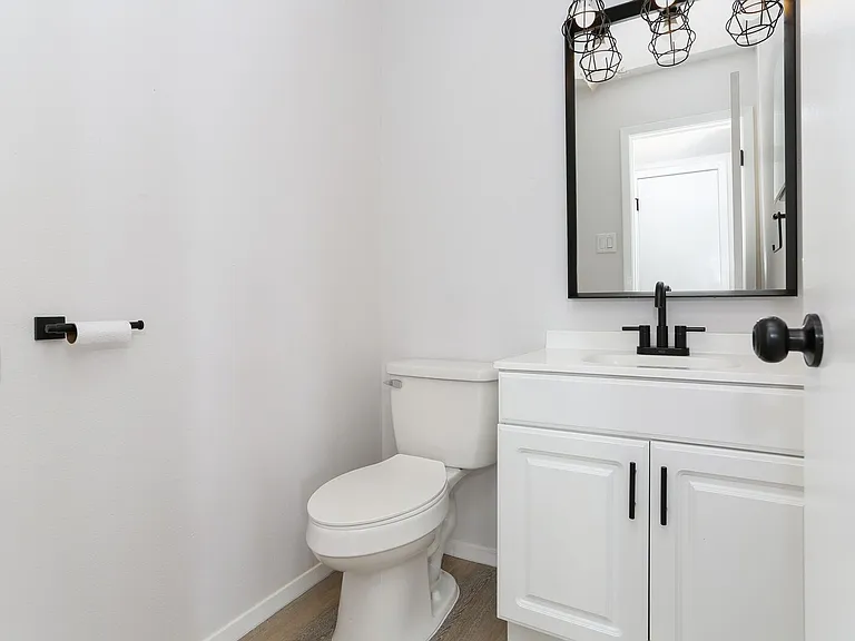 6870 Flaming Ridge Dr — Photo 25