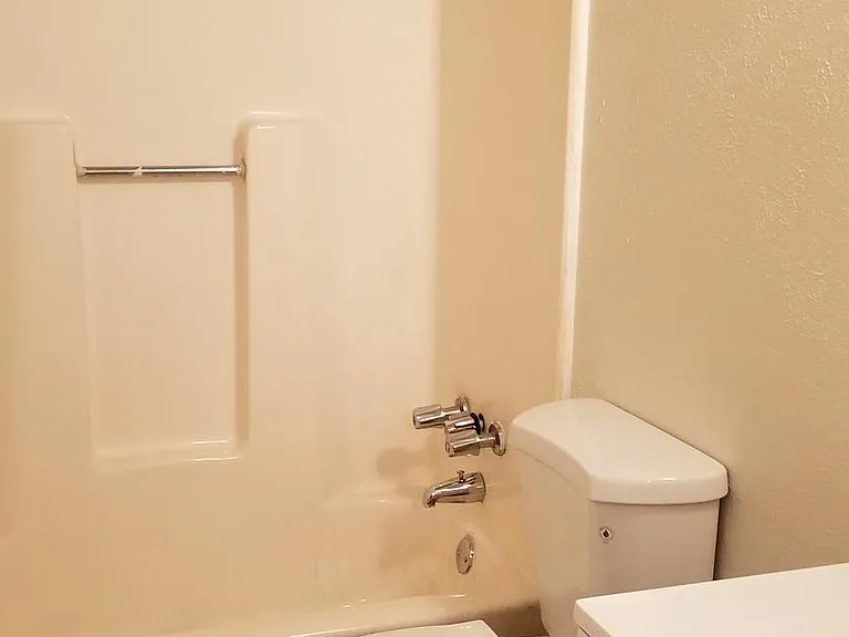 110 S Avenue M — Photo 27