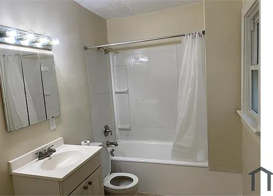 3702 Calvert Ave — Photo 10