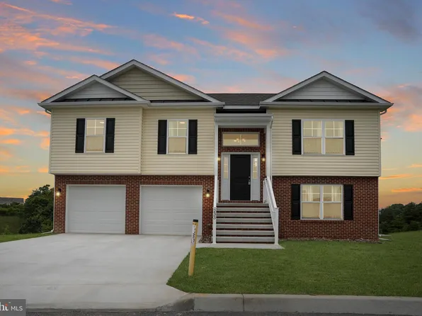 233 Finney Dr, Martinsburg, WV 25405