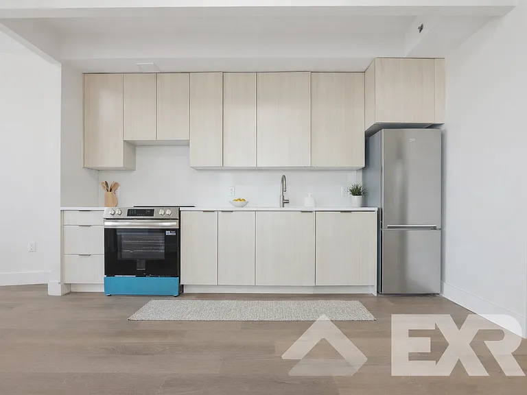 48 Somers St #302 — Photo 3