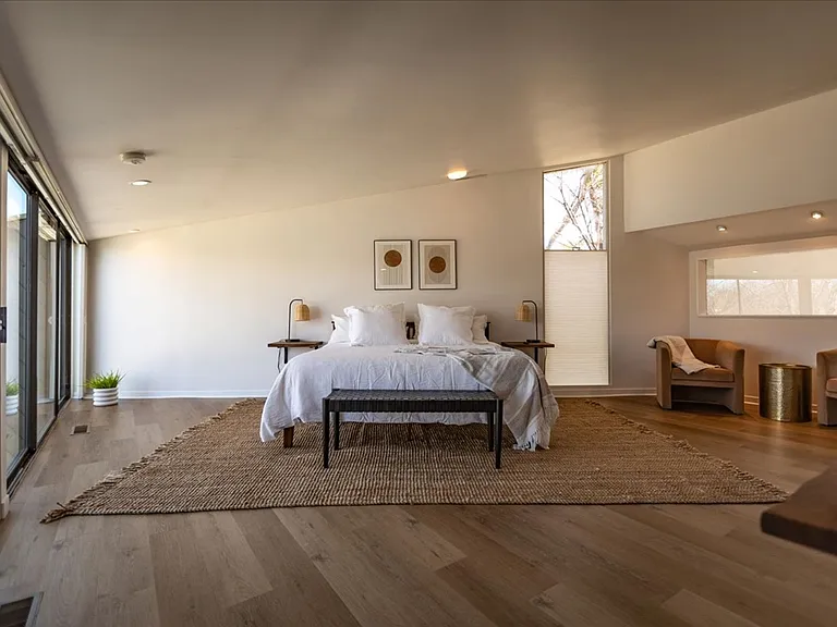 4010 Clubhouse Dr — Photo 16