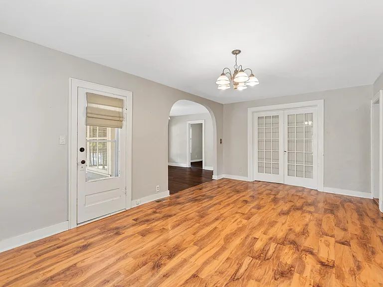 102 E Academy Ave — Photo 11