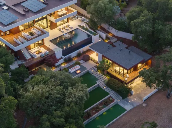 10718 Mora Dr, Los Altos, CA 94024