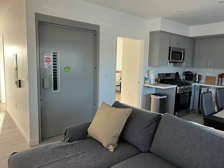 1616 W 208th St #5 — Photo 9