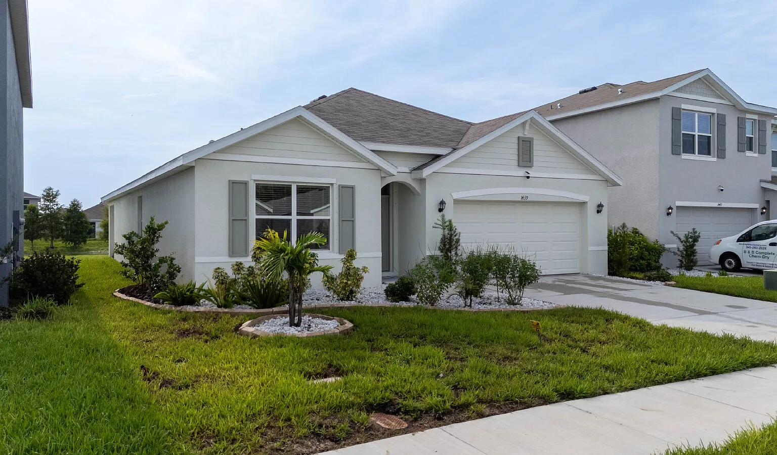 4 bed, 2.0 bath, 1828 sqft, $2,295 — Photo 2