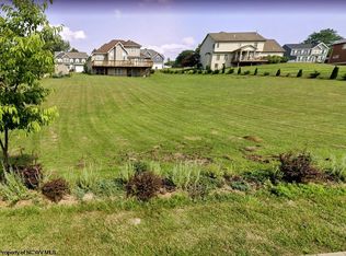 Salonika Dr, Morgantown, WV 26508