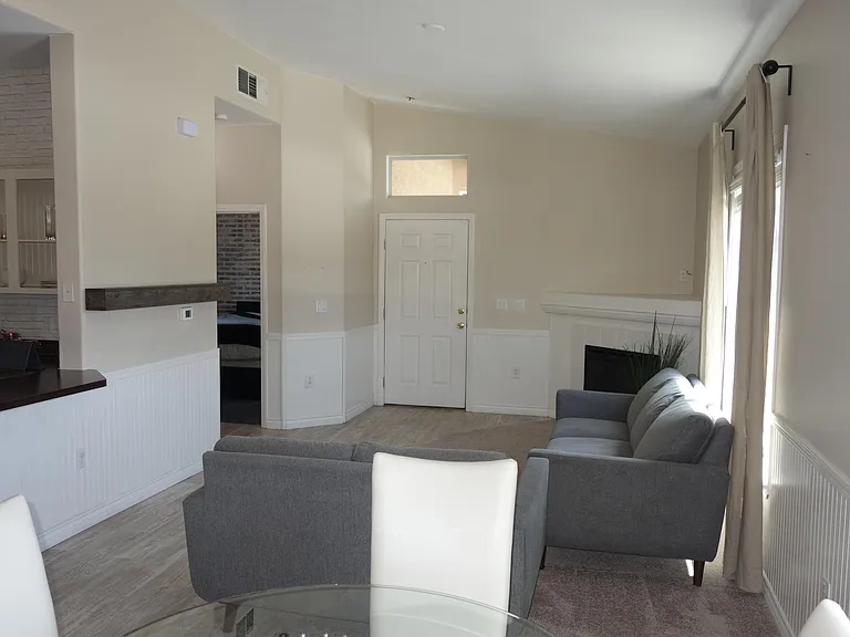 2305 W Horizon Ridge Pkwy #1323-1-1 — Photo 23