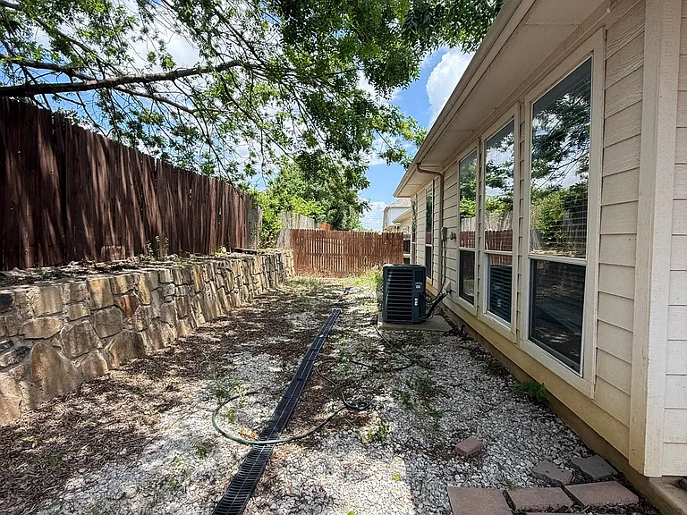 1152 Sunderland Ln — Photo 18