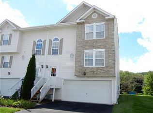 105 Manor View Dr, Manor, PA 15665