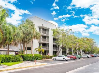 2520 Stirling Rd #207, Hollywood, FL 33020
