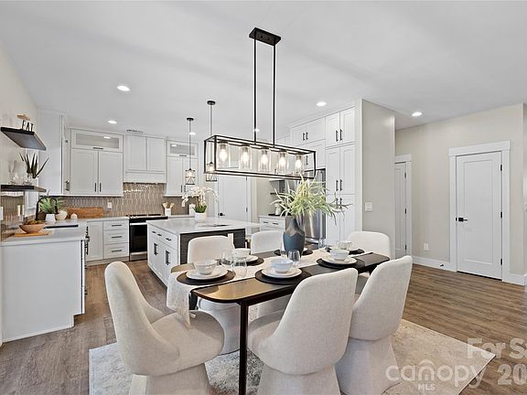 2nd image of 6610 Blackwood Ln