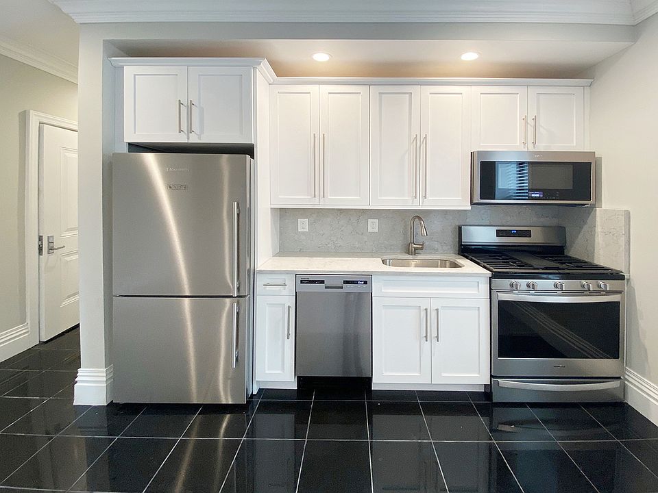 1st image of 18-05 Ditmars Blvd #22B