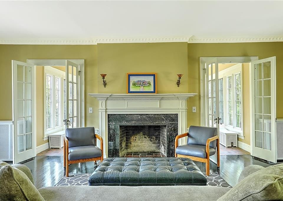 1363 Narragansett Blvd, Cranston, RI 02905 Zillow