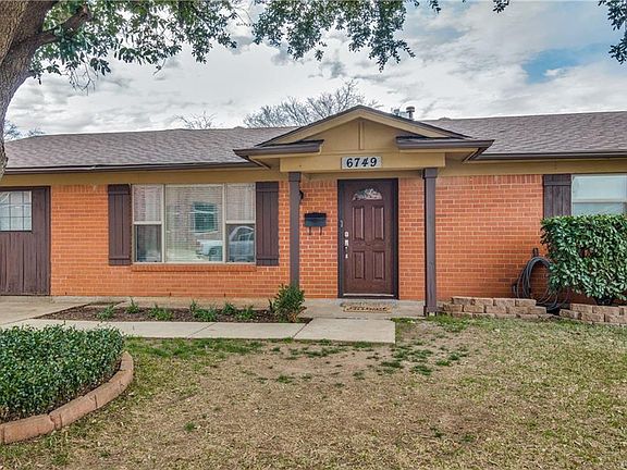 3rd image of 6749 Marilyn Ln