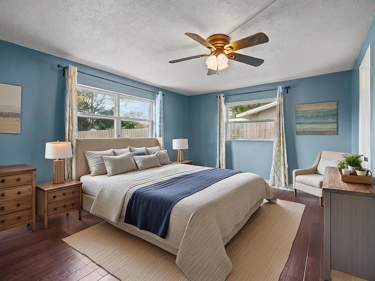 1712 Thomas Dr — Photo 8