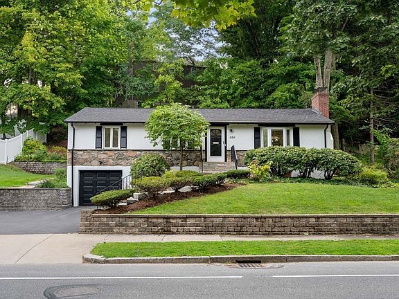 3rd image of 684 Dedham St