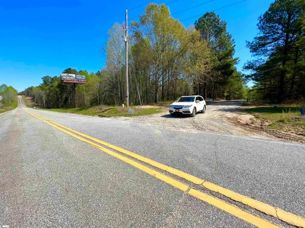 1745 Chumley Rd, Woodruff, SC 29388