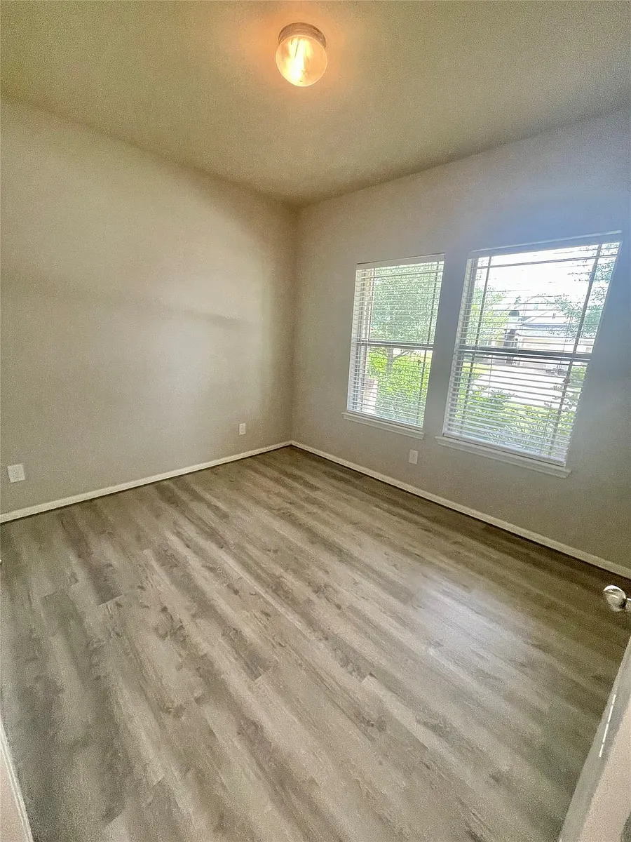 Building Photo - 2521 Amy Lee Dr