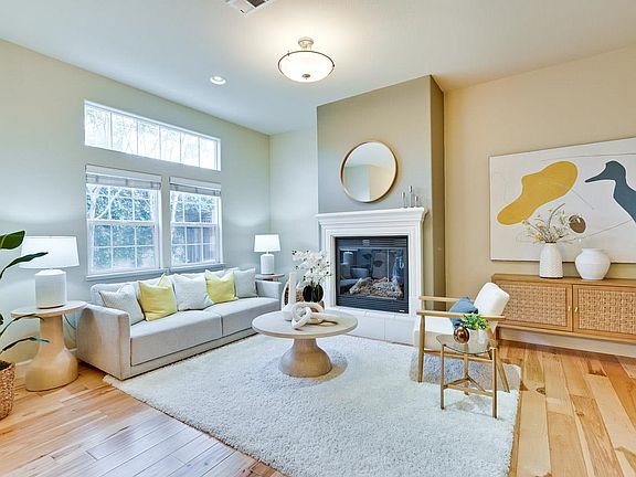 5th image of 459 Norwood Cir