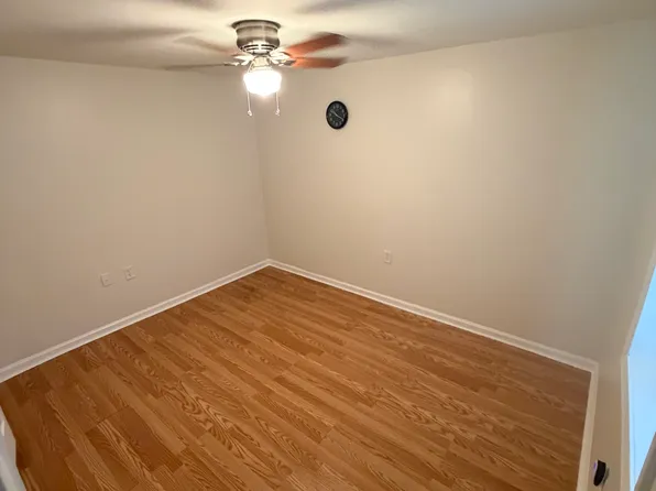 9715 Thompson Dr, Ijamsville, MD 21754