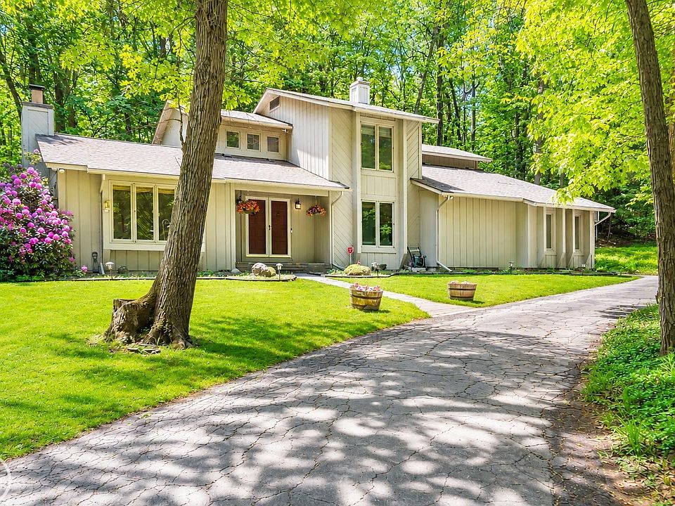 1st image of 9065 Autumnglo Dr
