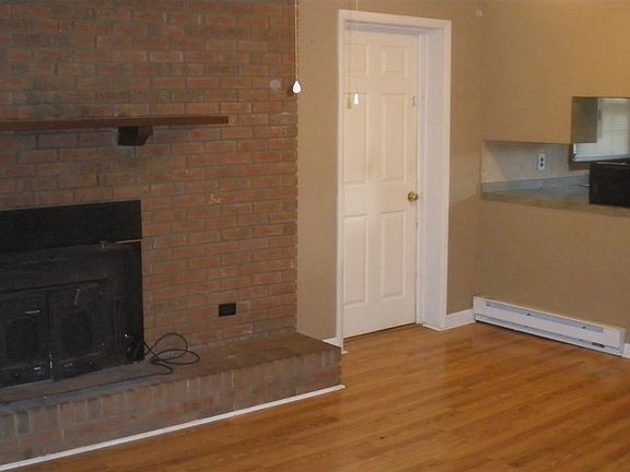 4th image of 1034 Old Stonecutter Rd