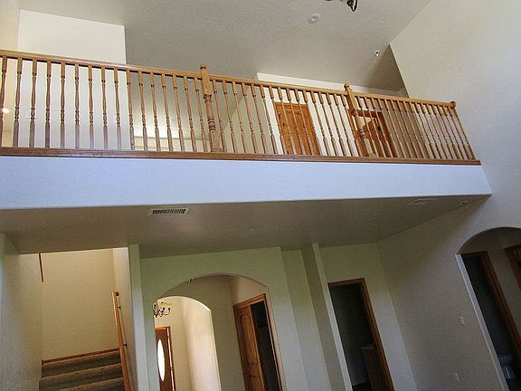 4th image of 6327 Club House Dr