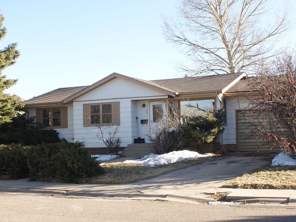 1st image of 1126 Curtis St