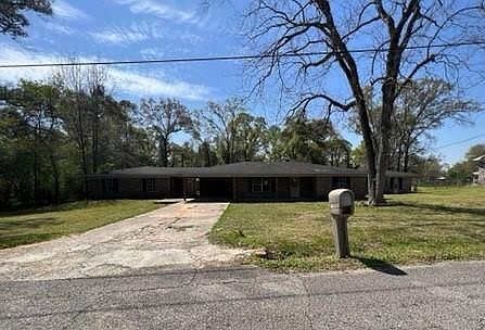 1st image of 675 Wilson Blvd