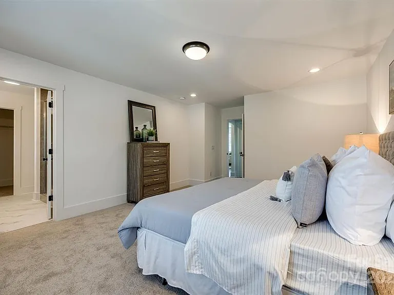 1241 Eastway Dr — Photo 20