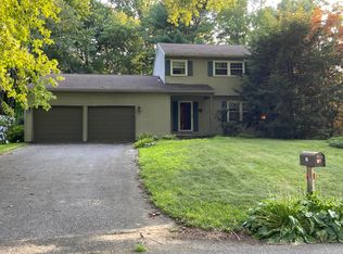 17 Brightonwood Rd, Glenmont, NY 12077