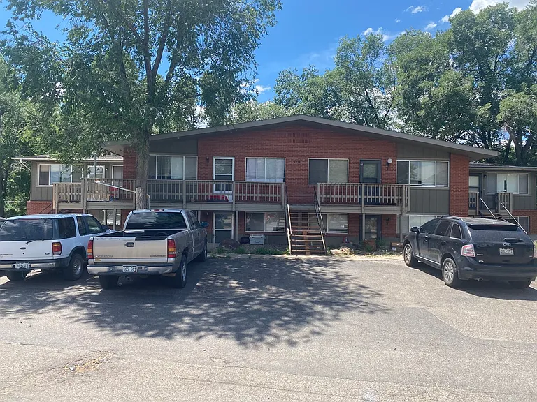 716 Ford Dr — Photo 1