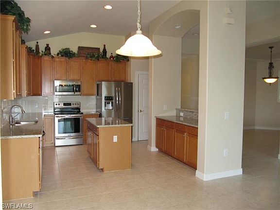 4th image of 28608 San Lucas Ln APT 202