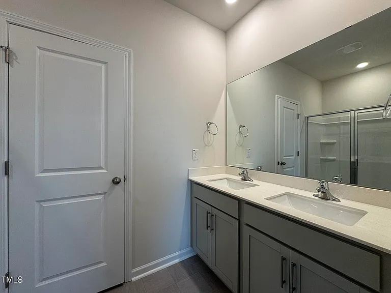 724 Dorset Stream Dr — Photo 27