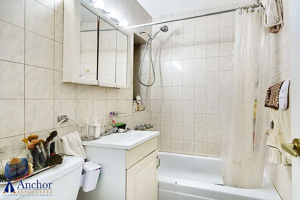 Rented by Anchor Associates | media 13