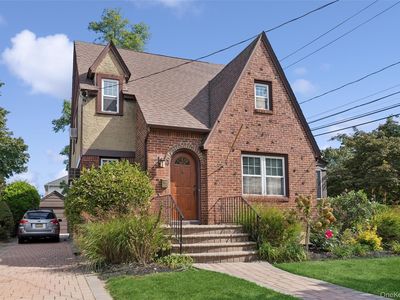 9 Troy Place, Merrick, NY, 11566