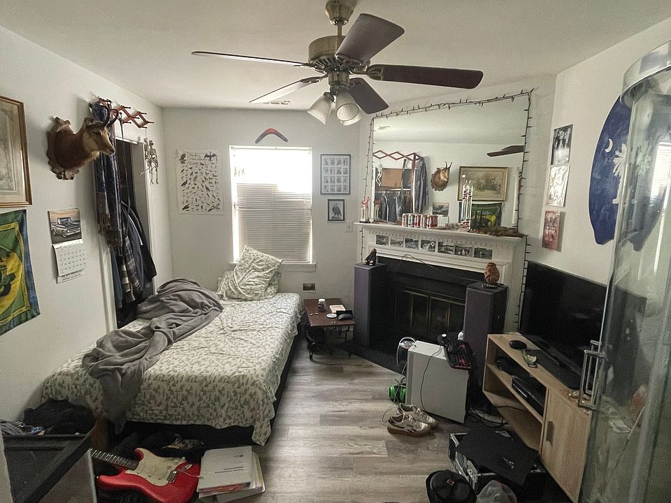 2nd image of 1417 Wallace St #1