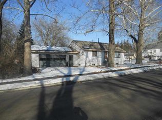 401 7th St, Coralville, IA 52241