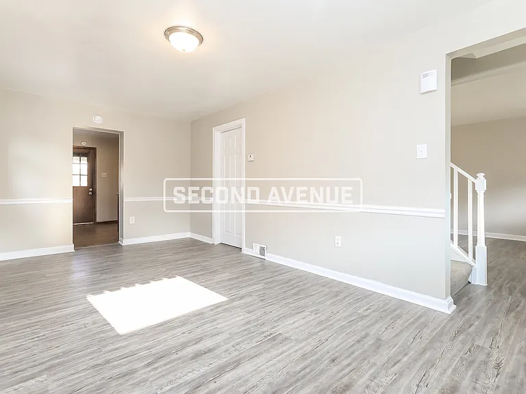 928 Kennedy Dr — Photo 3
