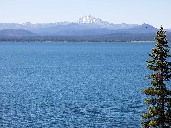 4th image of 851 Lassen View Dr