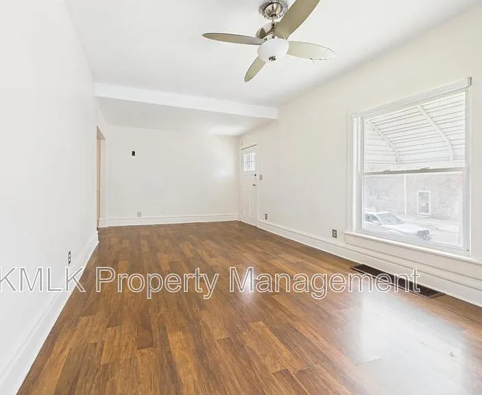 183 N Union St — Photo 5