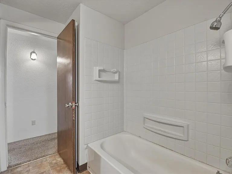 117 N Homedale Ave — Photo 14