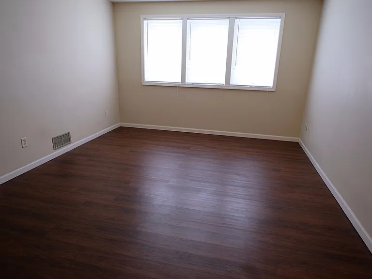 809 N Fell Ave — Photo 4