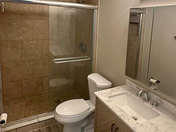 5th image of 607 16th Ave S