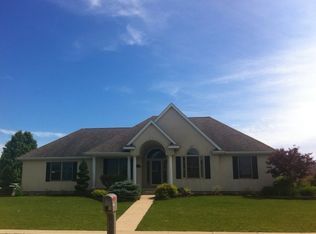 1109 W Maple St, Eldridge, IA 52748