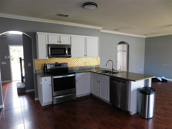 2nd image of 609 Linnet Ct