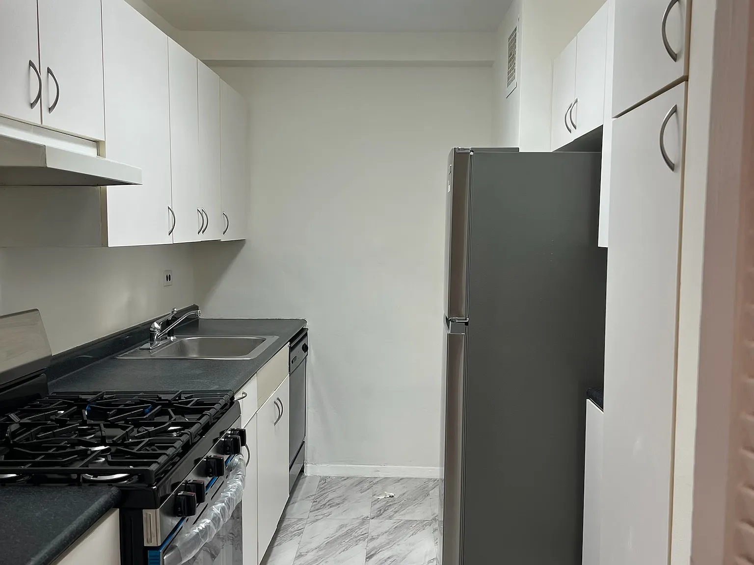 1 bed, 700 sqft, $2,500 — Photo 3